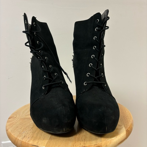 Black studded suede lace up heels size 10 - Picture 2 of 6